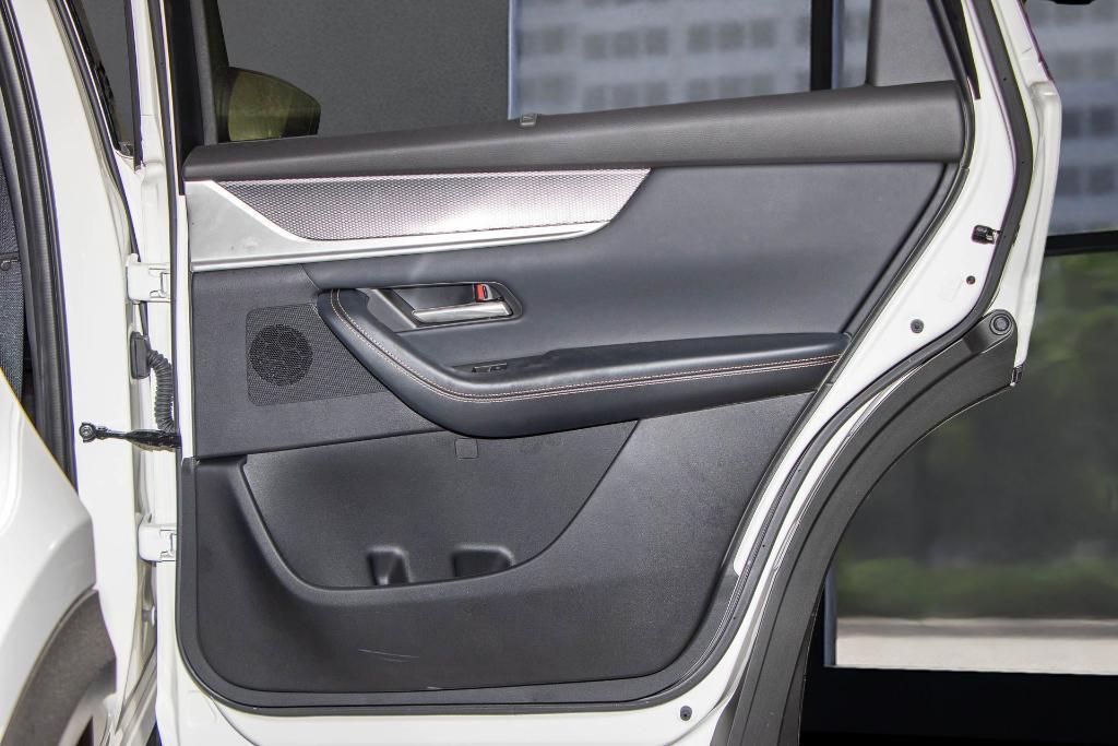 new 2025 Mazda CX-70 car, priced at $45,350