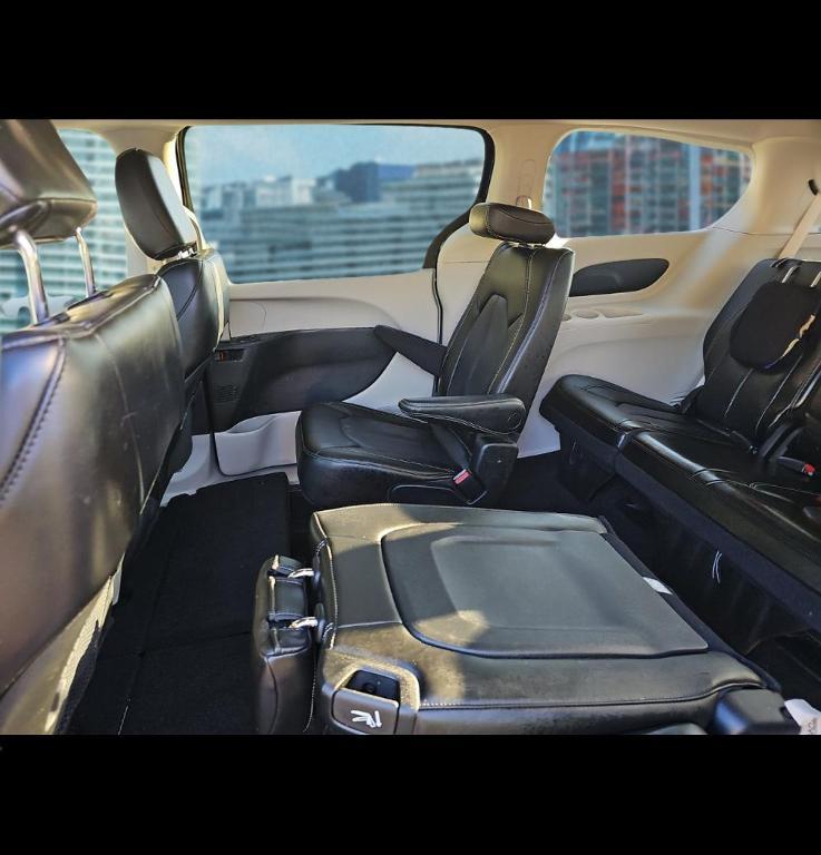 used 2023 Chrysler Pacifica car, priced at $24,000