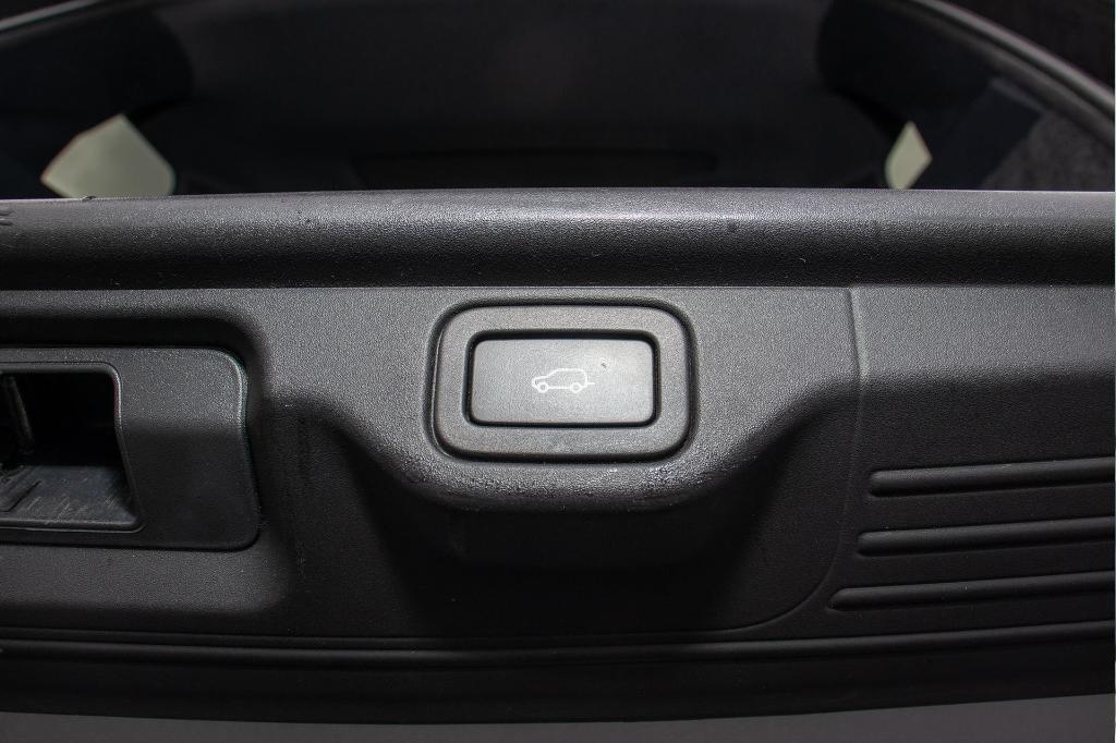 used 2018 Land Rover Range Rover car, priced at $26,900