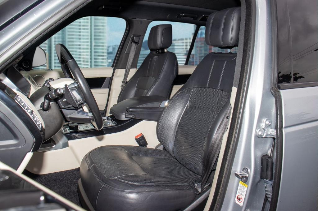 used 2018 Land Rover Range Rover car, priced at $26,900