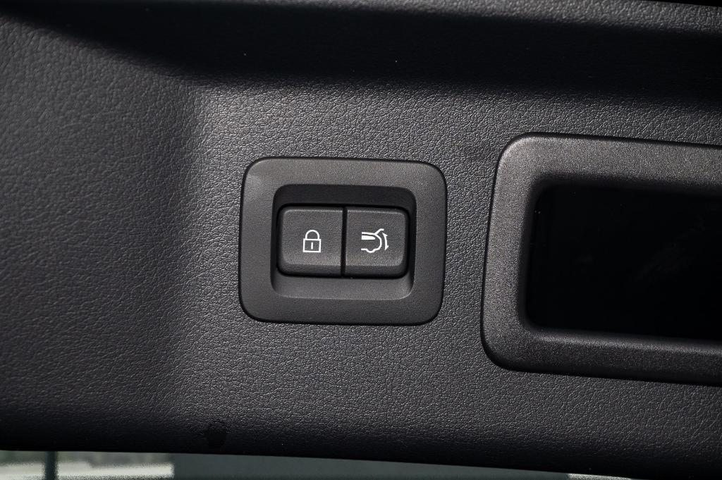 used 2025 Mazda CX-90 car, priced at $44,625