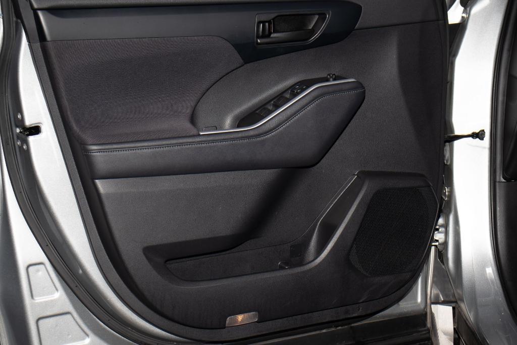 used 2020 Toyota Highlander car, priced at $21,500