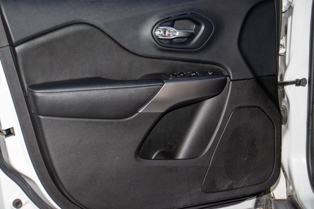 used 2019 Jeep Cherokee car, priced at $10,800