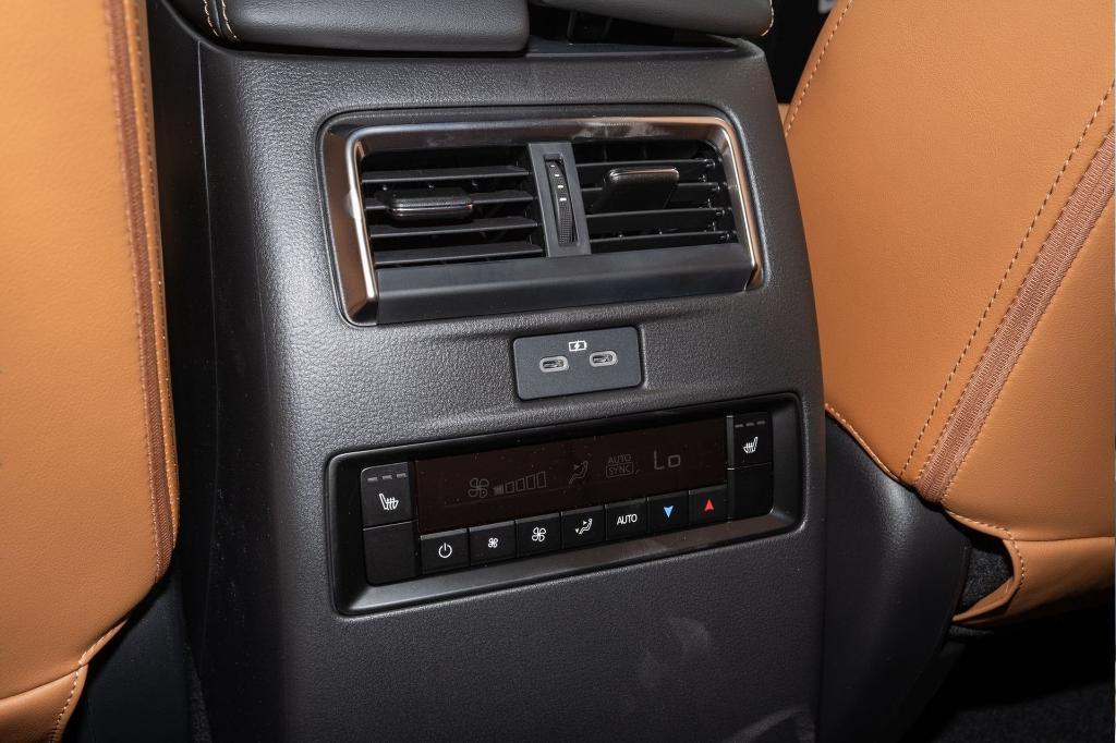 new 2026 Mazda CX-70 car, priced at $57,720