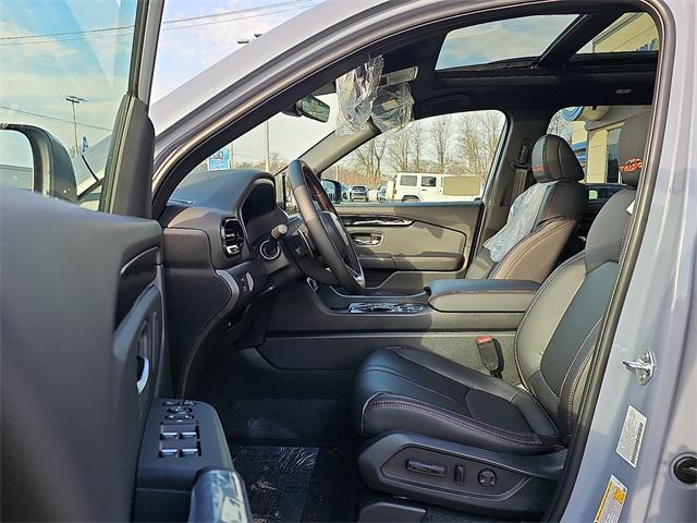 new 2025 Honda Pilot car, priced at $51,350