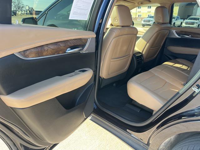 used 2022 Cadillac XT5 car, priced at $35,703