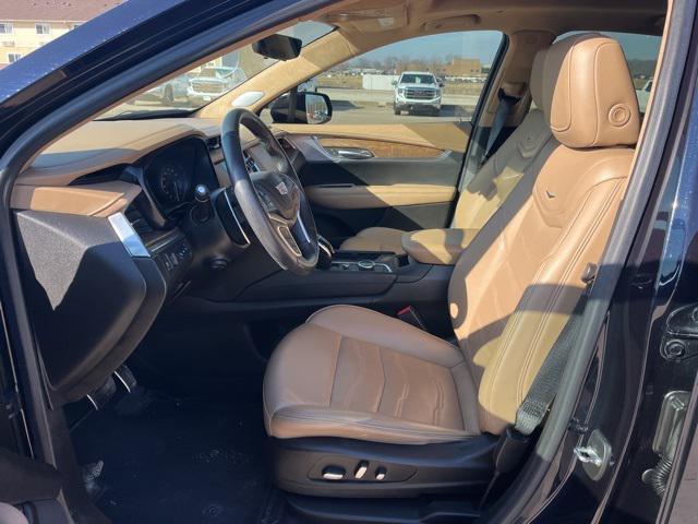 used 2022 Cadillac XT5 car, priced at $35,703