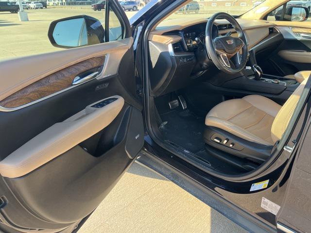 used 2022 Cadillac XT5 car, priced at $35,703