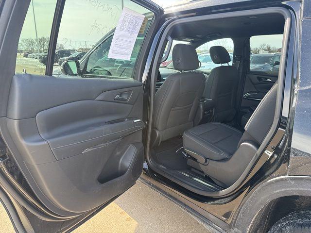 used 2025 Chevrolet Traverse car, priced at $39,999