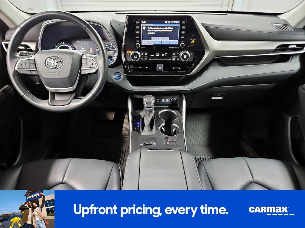 used 2022 Toyota Highlander Hybrid car, priced at $36,998