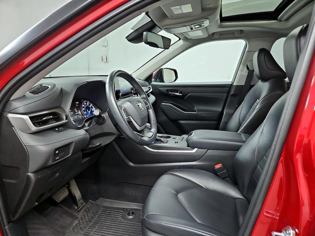 used 2022 Toyota Highlander Hybrid car, priced at $36,998