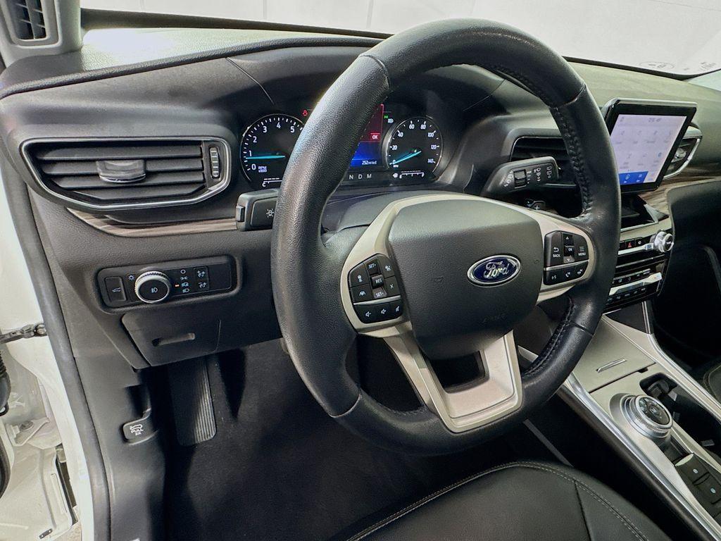 used 2021 Ford Explorer car, priced at $25,650