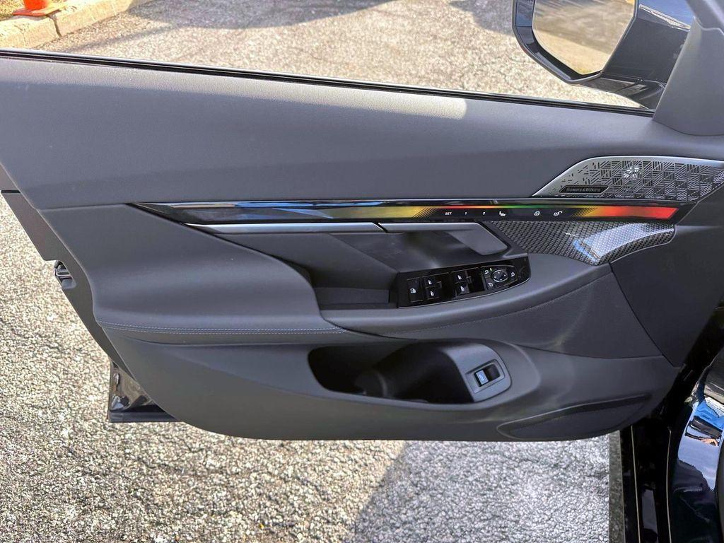 new 2026 BMW 550e car