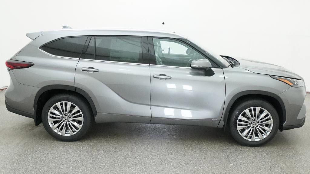 new 2026 Toyota Highlander Hybrid car, priced at $60,662