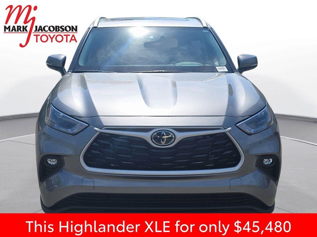 used 2025 Toyota Highlander car, priced at $45,278