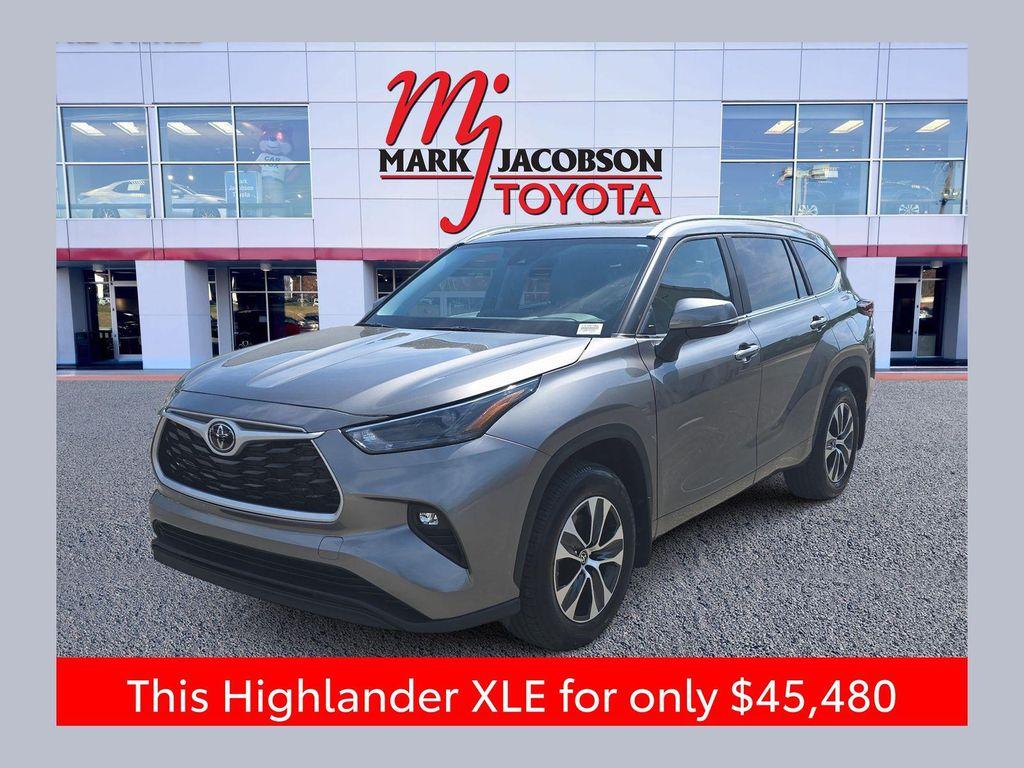 used 2025 Toyota Highlander car, priced at $45,278