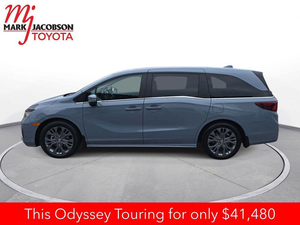 used 2025 Honda Odyssey car, priced at $41,480