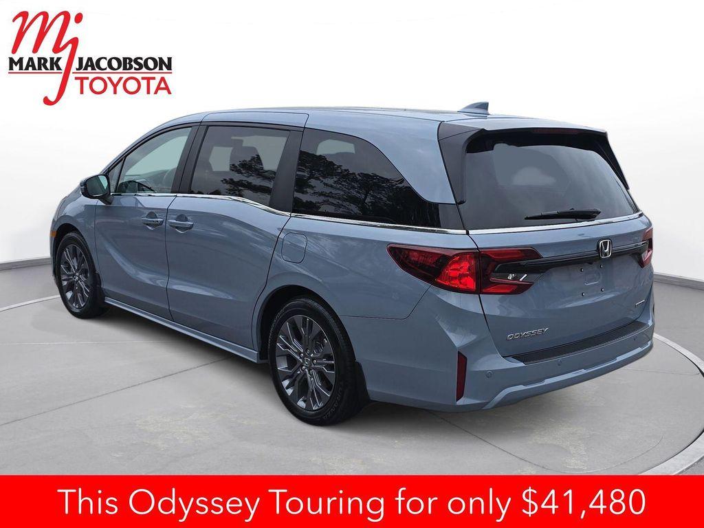 used 2025 Honda Odyssey car, priced at $41,480