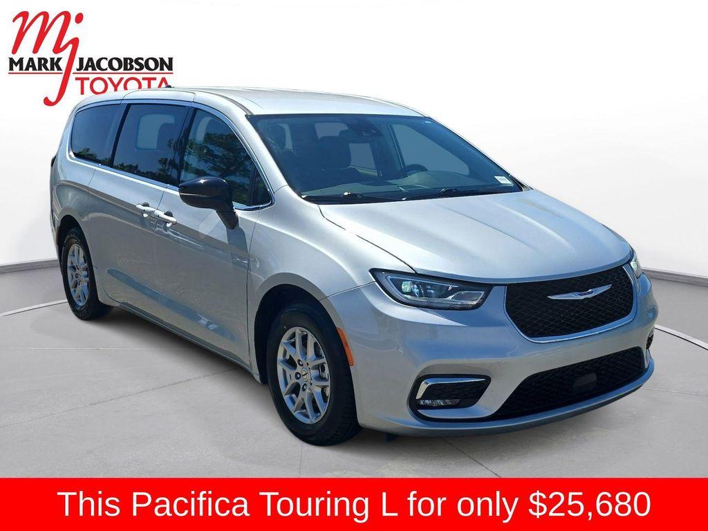 used 2024 Chrysler Pacifica car, priced at $25,680