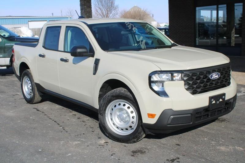 new 2025 Ford Maverick car, priced at $31,395
