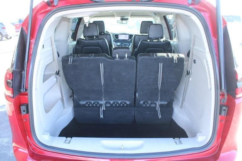 used 2024 Chrysler Pacifica car, priced at $29,995