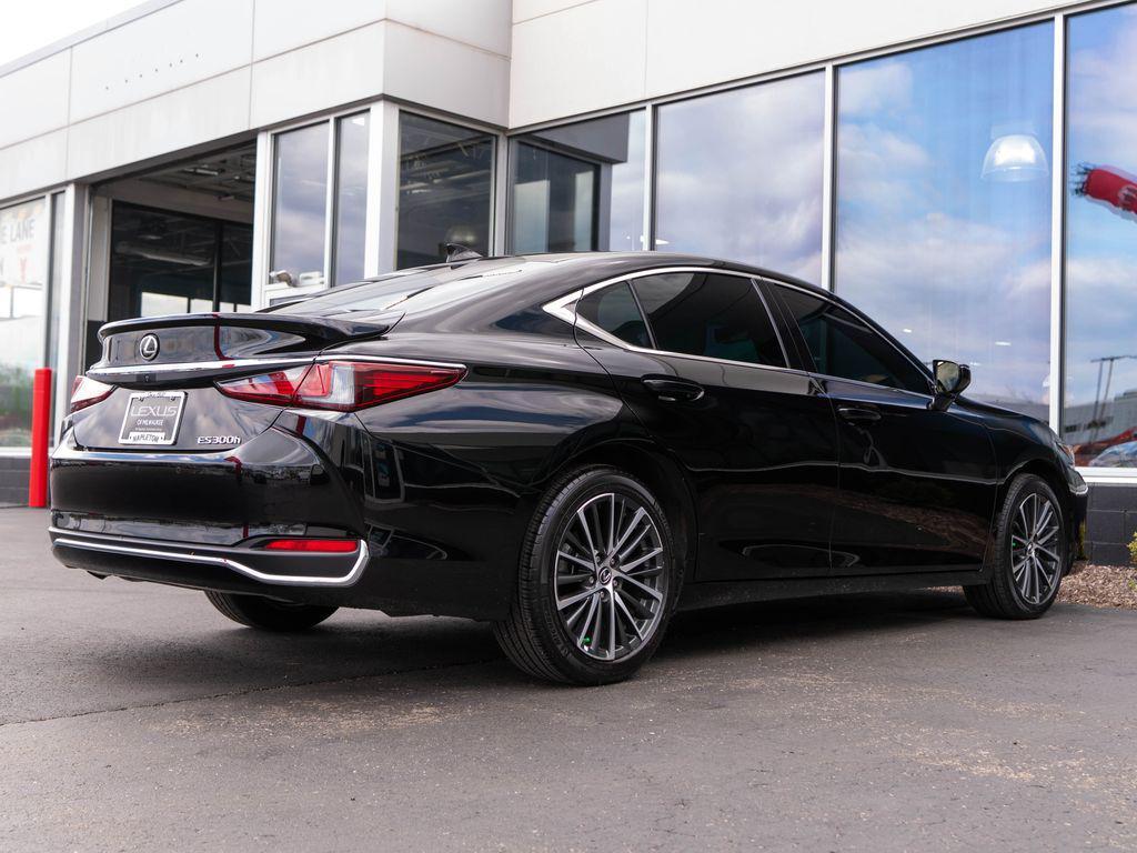 used 2025 Lexus ES 300h car, priced at $46,316