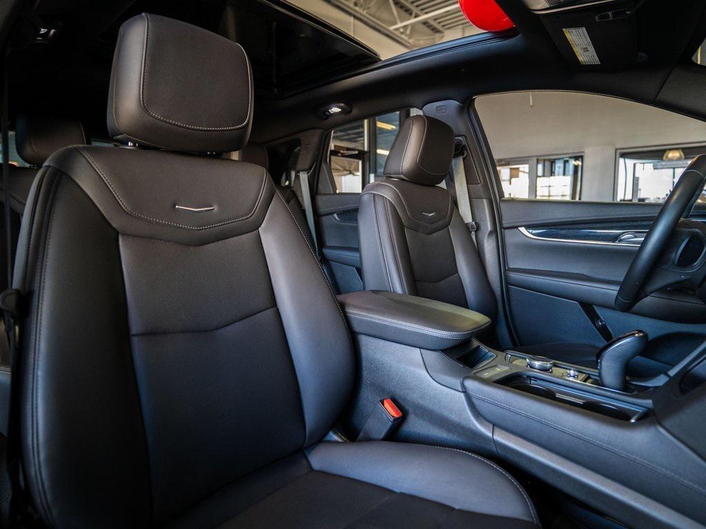 used 2023 Cadillac XT5 car, priced at $28,408