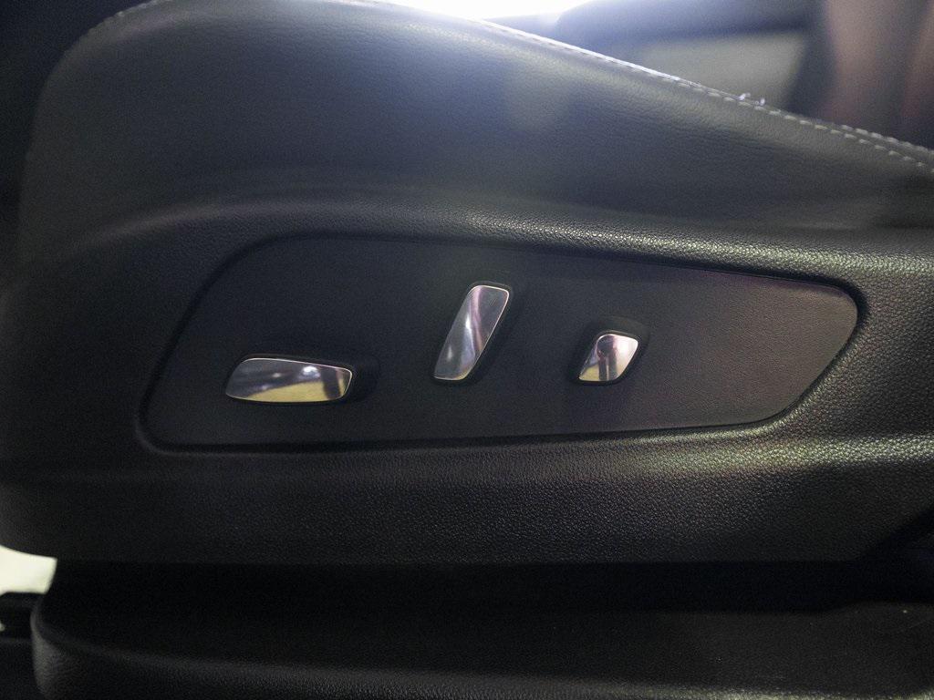 used 2023 Cadillac XT5 car, priced at $28,408