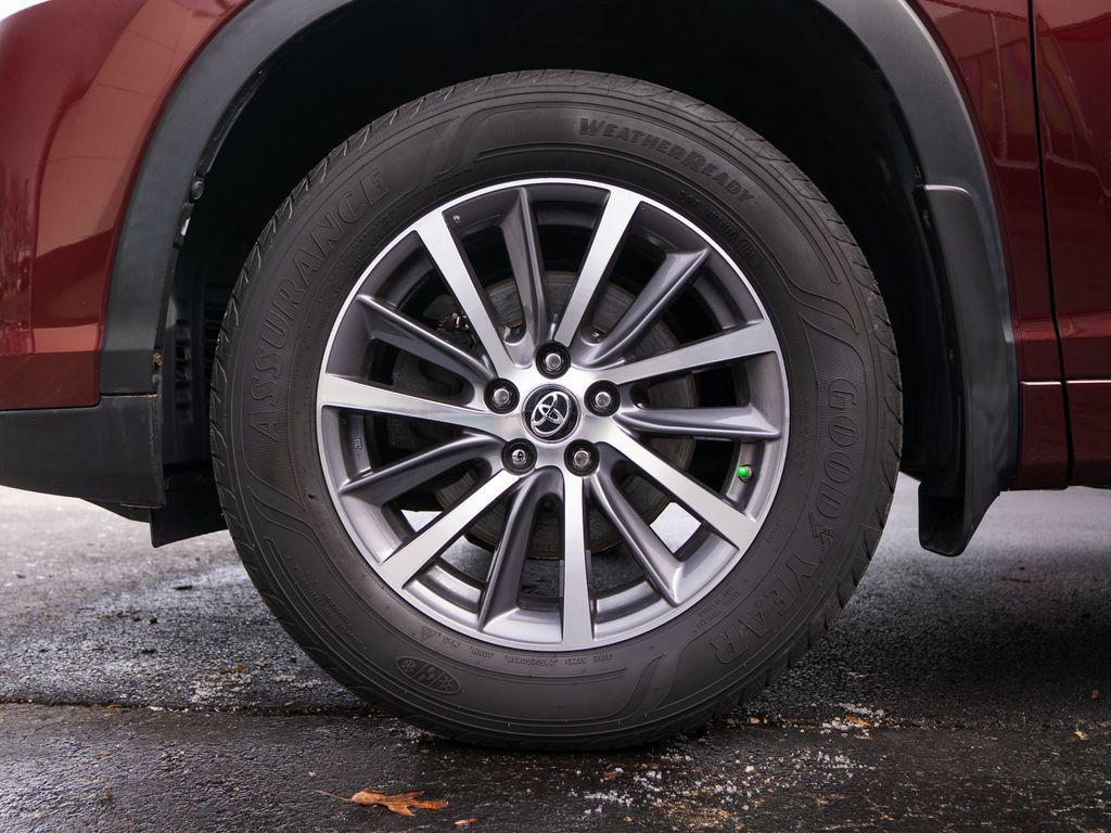 used 2017 Toyota Highlander car, priced at $21,383