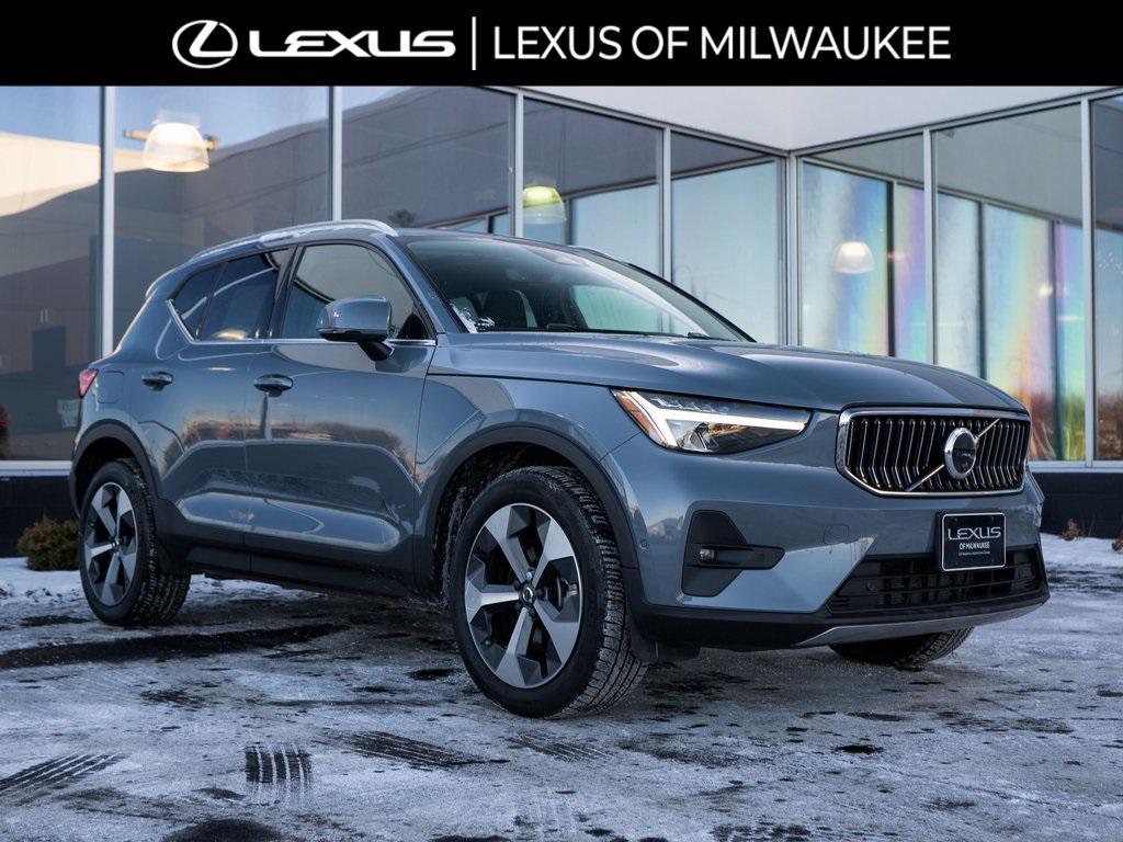 used 2023 Volvo XC40 car, priced at $30,308