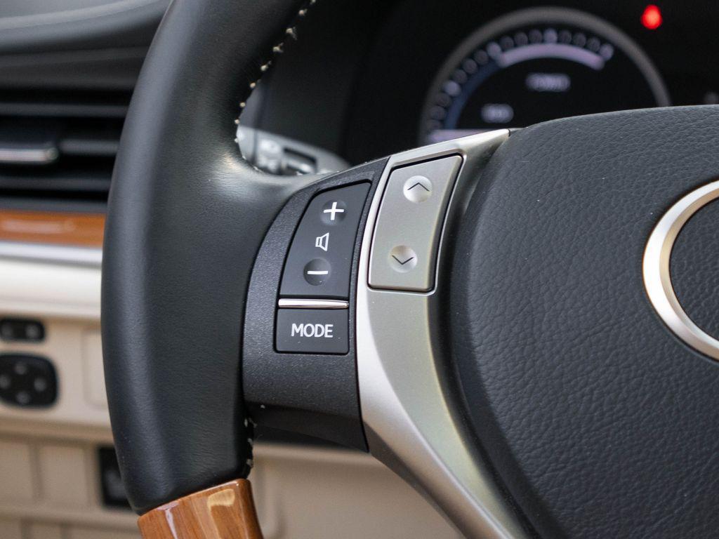 used 2013 Lexus ES 300h car, priced at $16,001