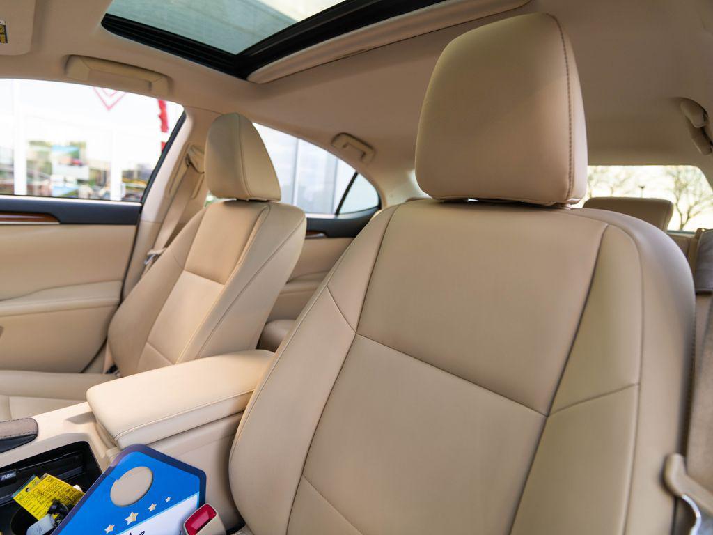 used 2013 Lexus ES 300h car, priced at $16,001