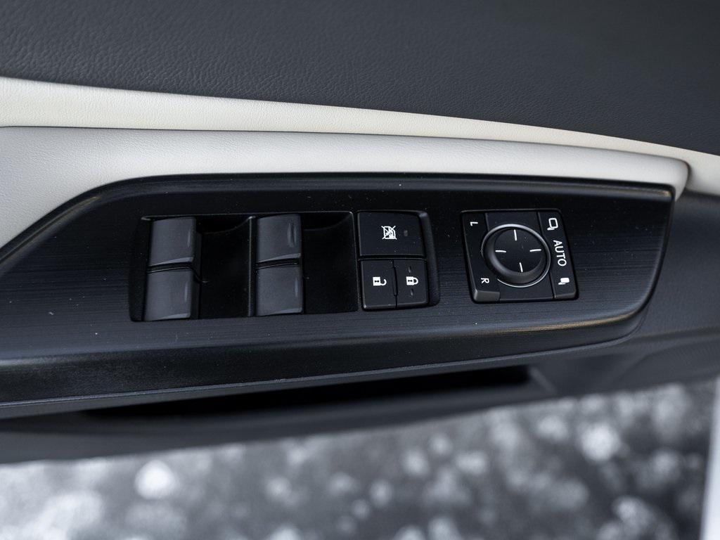 used 2020 Lexus ES 300h car, priced at $31,609