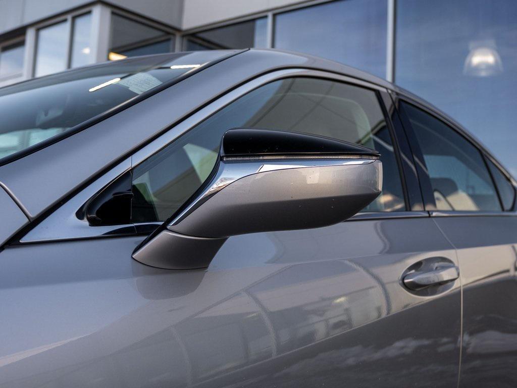 used 2020 Lexus ES 300h car, priced at $31,609