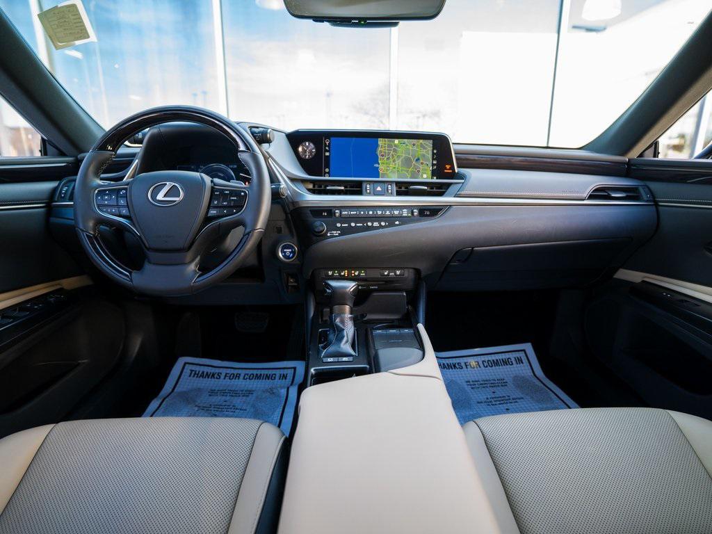 used 2020 Lexus ES 300h car, priced at $31,609