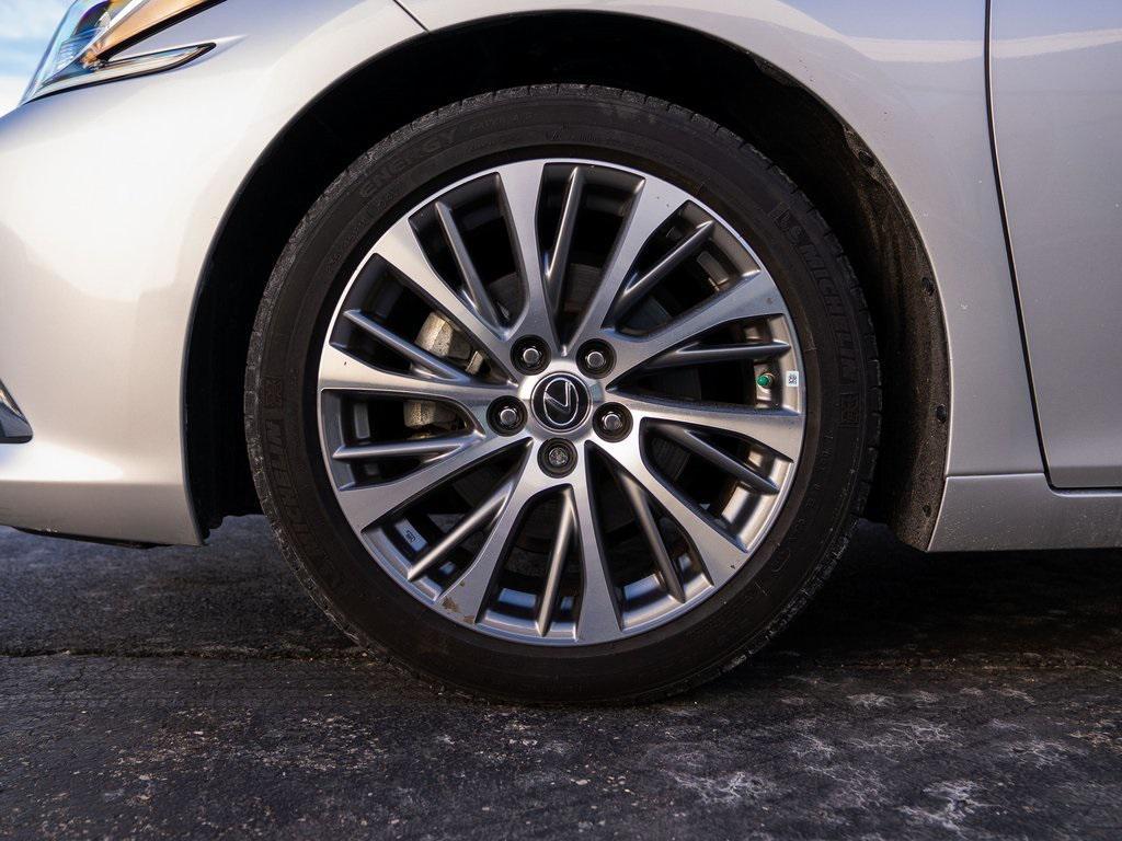 used 2020 Lexus ES 300h car, priced at $31,609