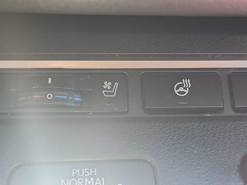 used 2013 Lexus ES 350 car, priced at $14,888