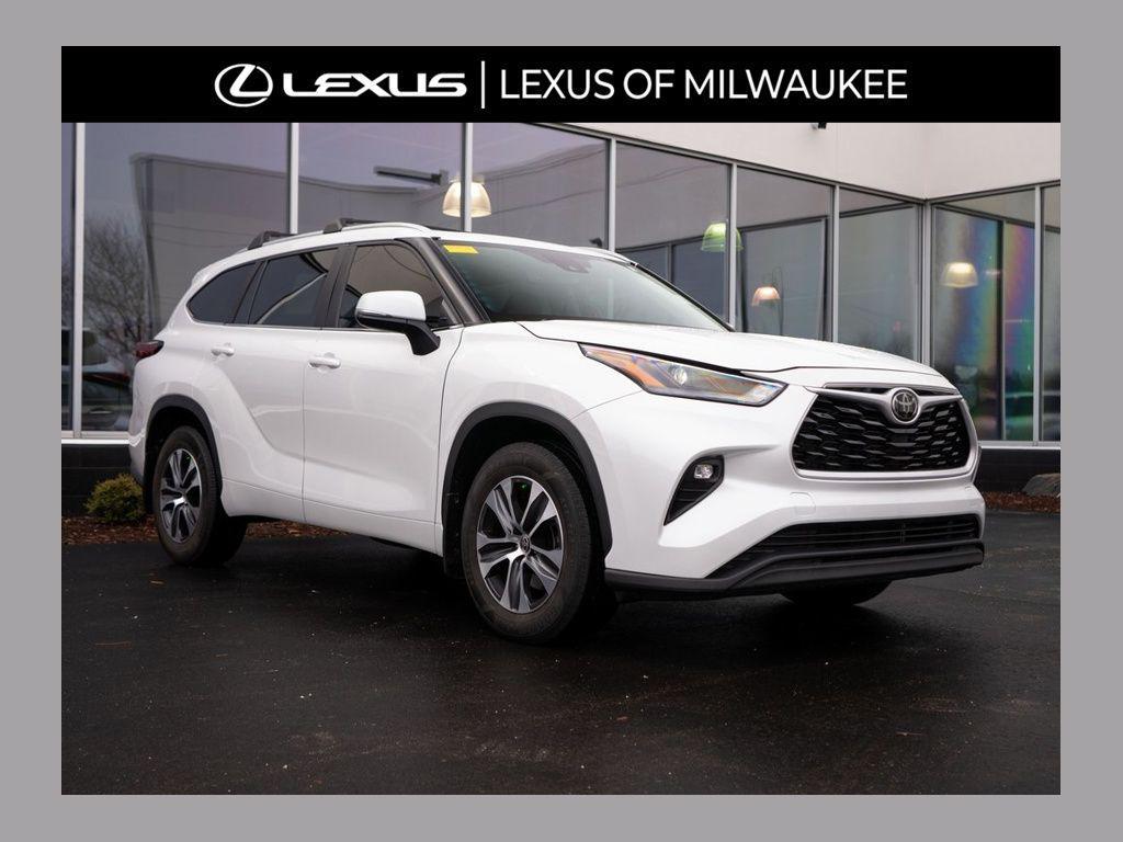 used 2023 Toyota Highlander car, priced at $28,784