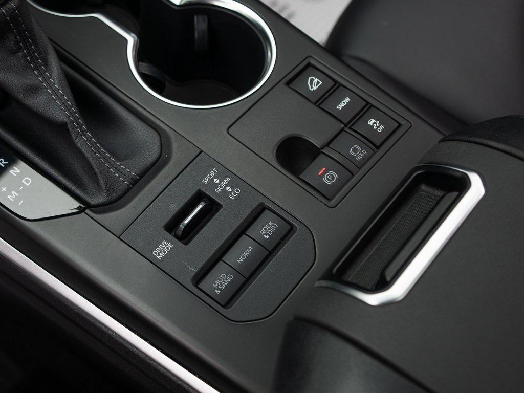 used 2023 Toyota Highlander car, priced at $28,784