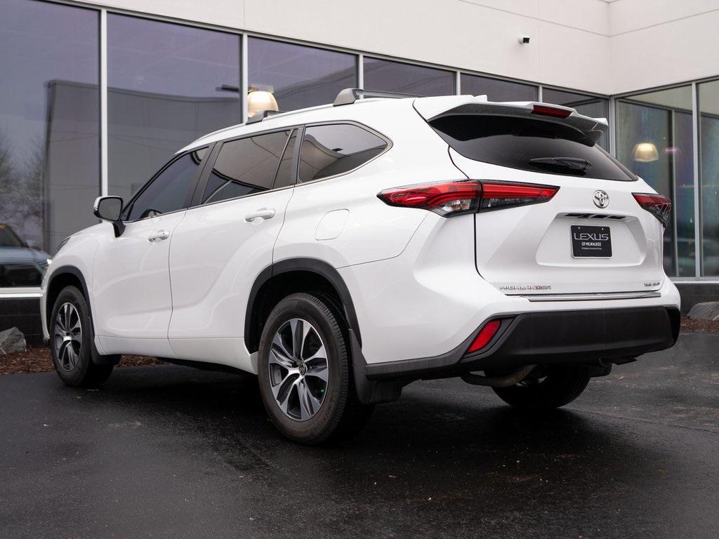 used 2023 Toyota Highlander car, priced at $28,784