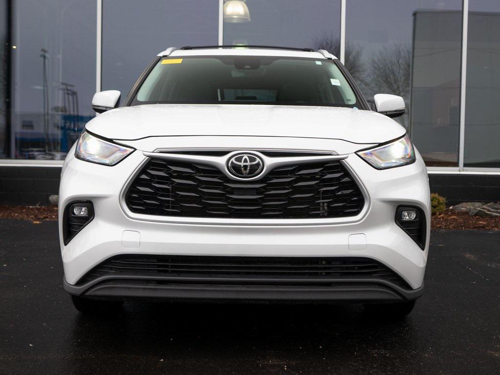 used 2023 Toyota Highlander car, priced at $28,784