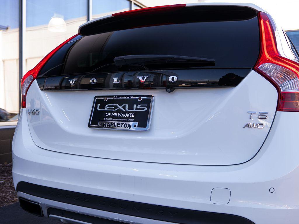 used 2018 Volvo V60 Cross Country car, priced at $12,349