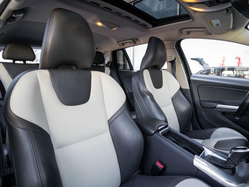 used 2018 Volvo V60 Cross Country car, priced at $12,349