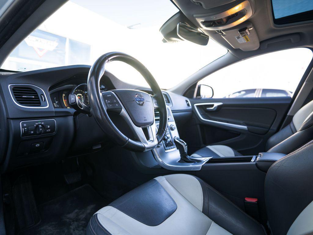 used 2018 Volvo V60 Cross Country car, priced at $12,349