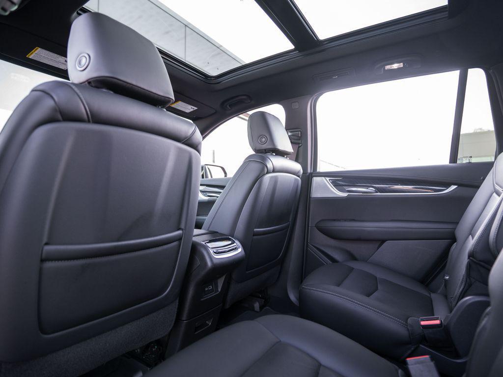 used 2022 Cadillac XT6 car, priced at $25,708