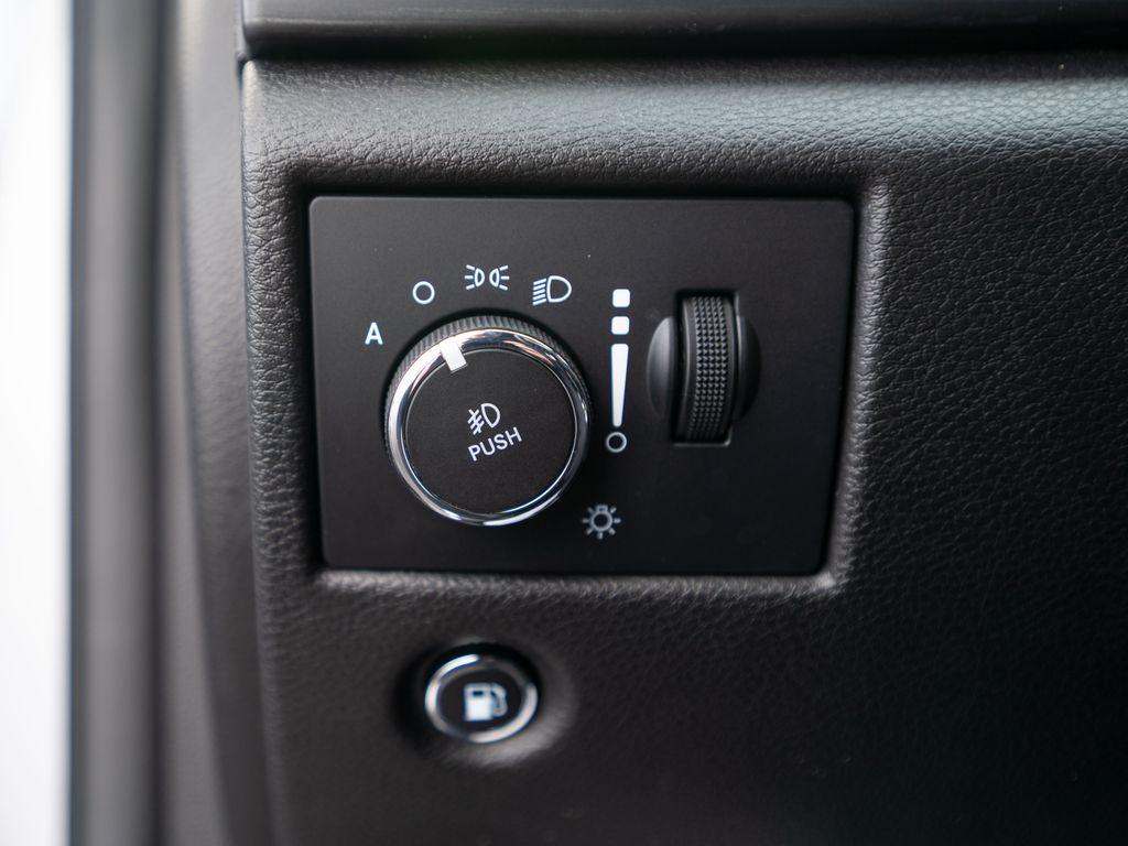 used 2021 Jeep Grand Cherokee car, priced at $20,337