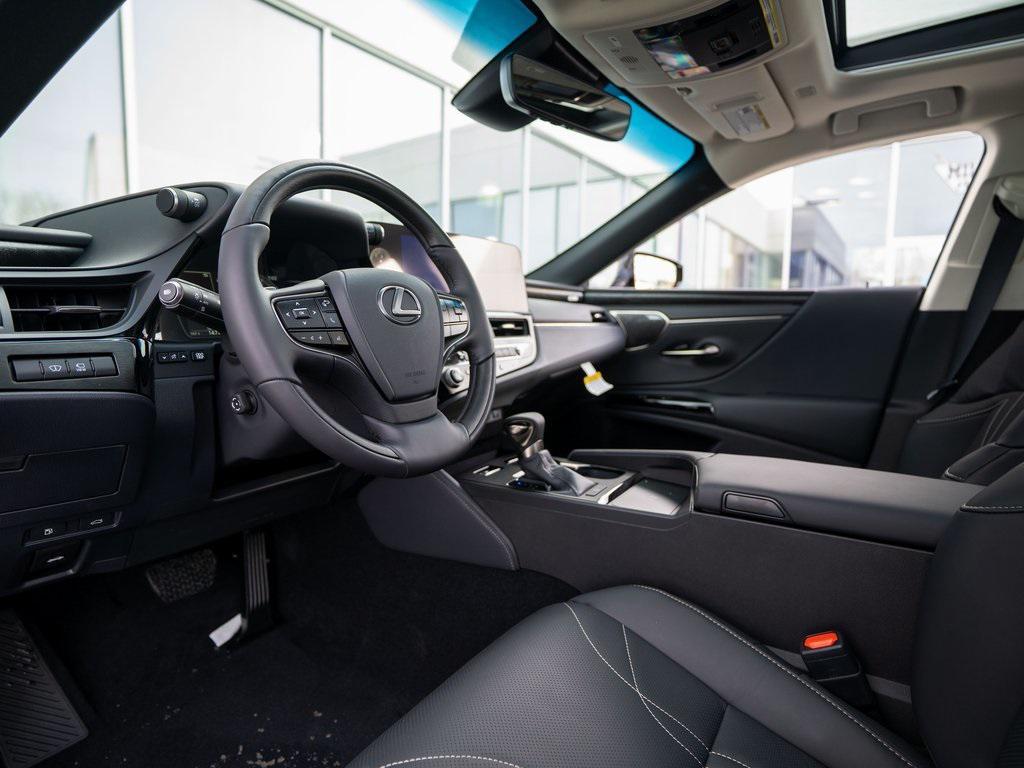 new 2025 Lexus ES 350 car, priced at $52,440