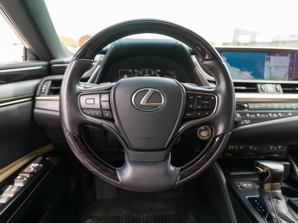 used 2020 Lexus ES 350 car, priced at $31,017