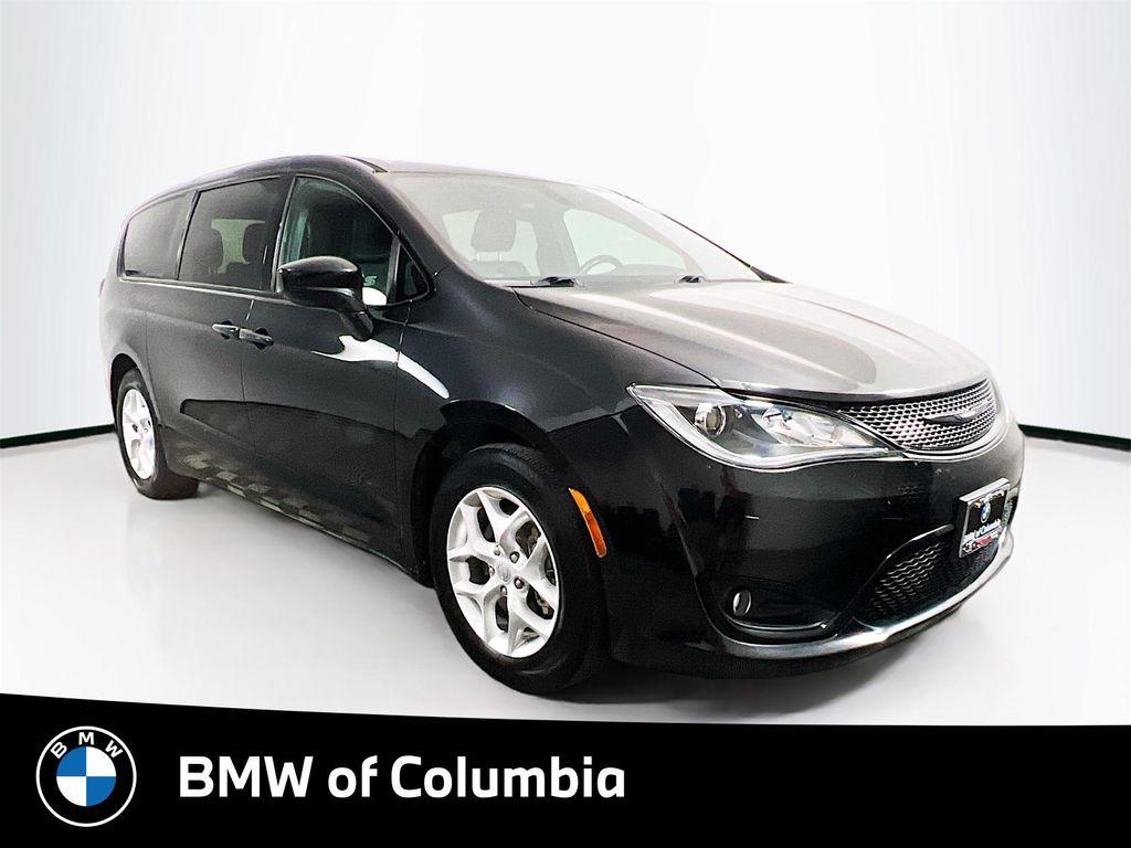 used 2018 Chrysler Pacifica car, priced at $10,611