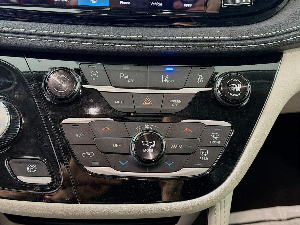 used 2024 Chrysler Pacifica car, priced at $36,214